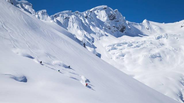 6 run package heli-skiing